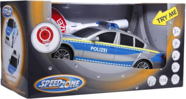 Polizeiauto mit Polizeikelle